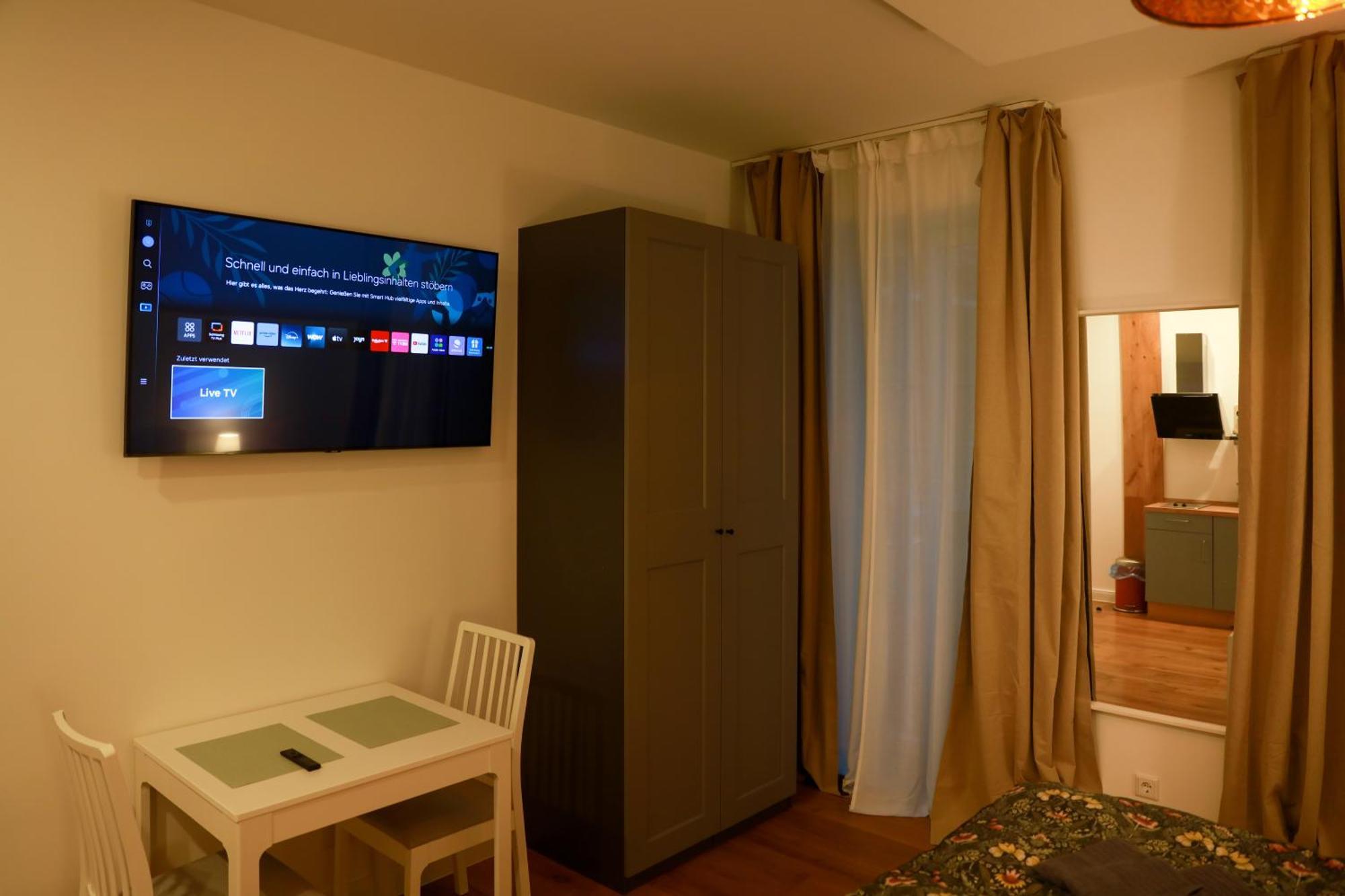 Boutique Hotel Pension Luisengruen Kueche 1Gbs Wlan Netflix Disney Magentatv Chemnitz Exteriör bild
